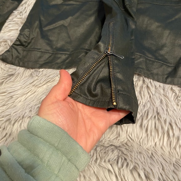 Creative Room Jacket - Picture 7 of 8